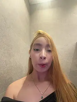 Isabella gaviria online show from April 3, 2026, 1:03 am