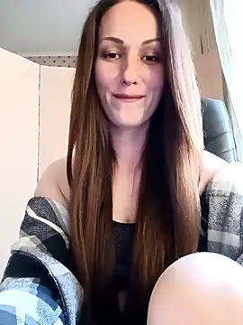 LunaCrystall online show from April 30, 2026, 4:02 pm