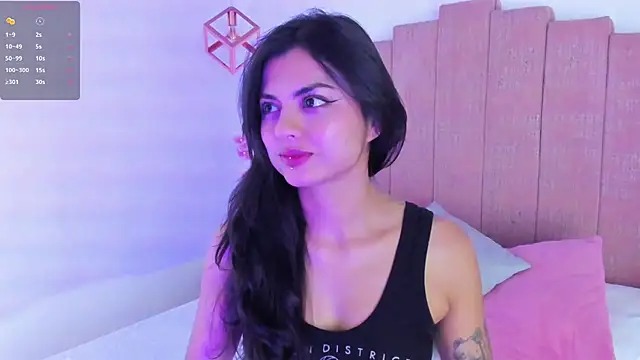 Zoee Kravitz online show from April 8, 2026, 9:04 pm