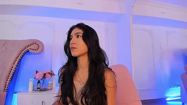 LucianaBlanco  online show from April 12, 2026, 3:06 pm