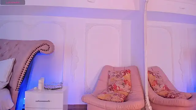 LucianaBlanco  online show from May 24, 2026, 8:58 pm