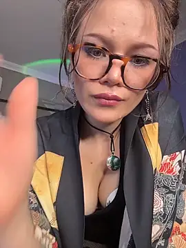Tallulah Kinky online show from May 15, 2026, 4:25 pm