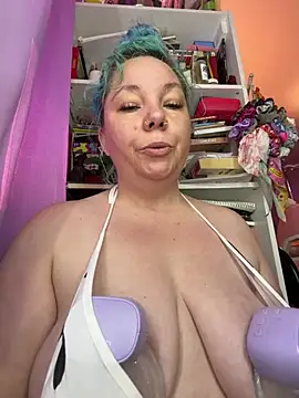 Snapshot of KawaiiKiki_247 chatting on July 12, 2026, 1:13 pm KawaiiKiki 247 online show from July 12, 2026, 1:13 pm