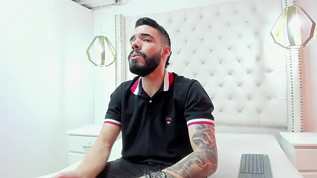 JEAN LEWIS2 online show from April 7, 2026, 7:36 pm