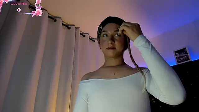 BellaRoge online show from April 27, 2026, 5:27 am