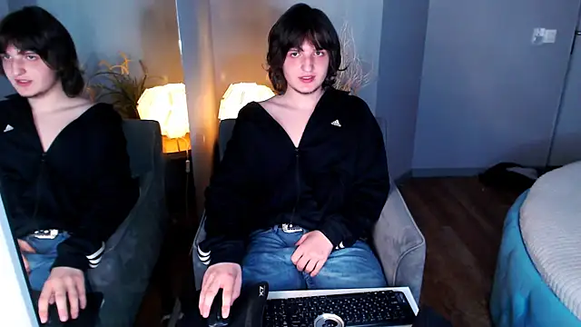 delalex online show from May 25, 2026, 2:12 pm