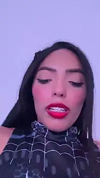 sylphiee  online show from April 13, 2026, 5:24 am