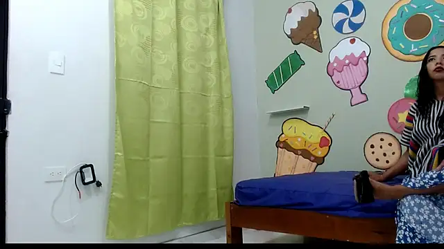 erikaskinny18 online show from June 10, 2026, 7:24 pm