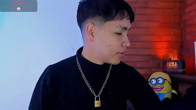 Lee Colee online show from April 21, 2026, 11:40 pm