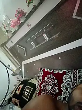 Snapshot of vick1432 chatting on March 17, 2026, 1:21 am vick1432 online show from March 17, 2026, 1:21 am