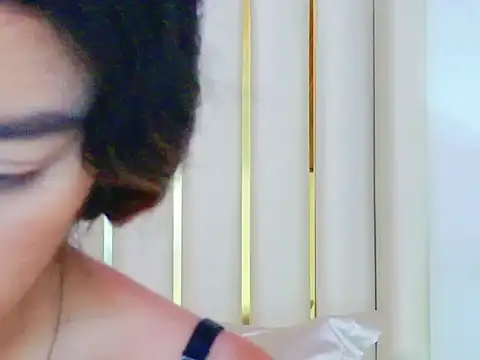 Snapshot of AnnieDesire chatting on May 6, 2026, 3:50 pm AnnieDesire online show from May 6, 2026, 3:50 pm