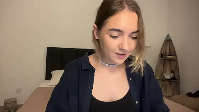 RoxyWet online show from April 13, 2026, 1:27 pm