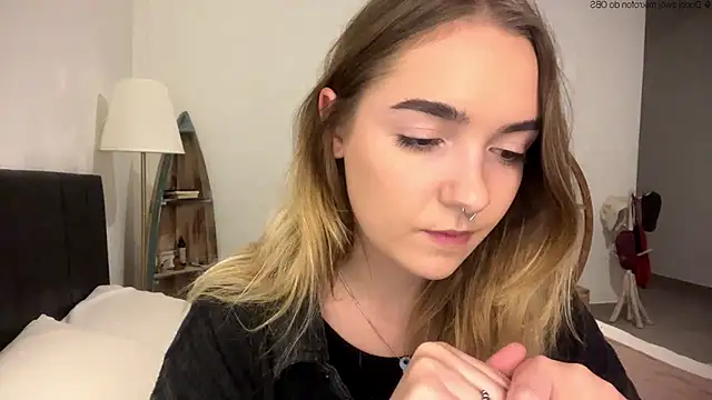 RoxyWet online show from May 7, 2026, 1:05 pm