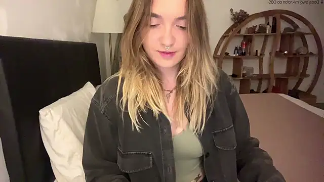 RoxyWet online show from May 15, 2026, 4:03 pm