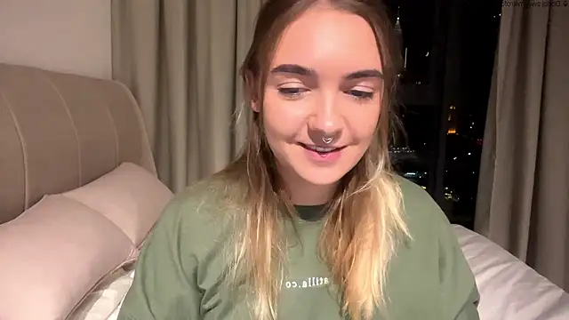 RoxyWet online show from May 22, 2026, 2:33 pm