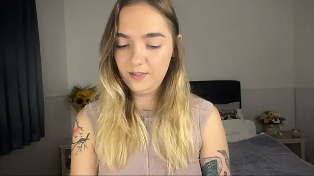 RoxyWet online show from July 6, 2026, 3:03 pm