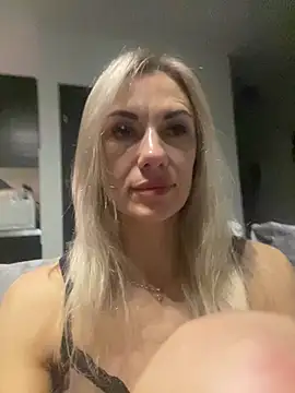 Emelis  online show from March 19, 2026, 11:53 pm