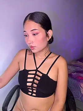 iamkyliewest online show from March 22, 2026, 6:39 am