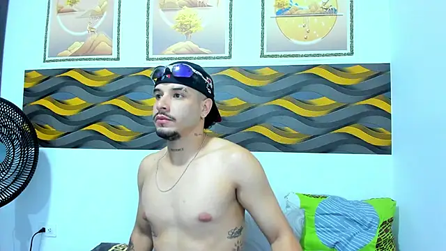 Leon Hotx online show from April 6, 2026, 8:21 pm