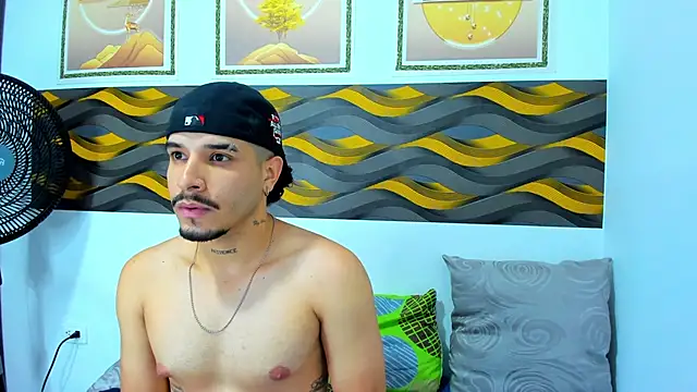 Leon Hotx online show from April 22, 2026, 6:42 pm