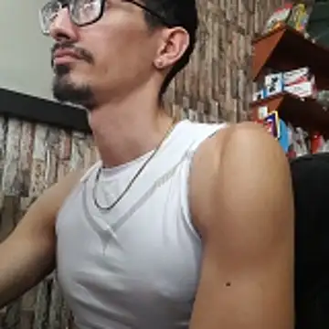 jhosuamoore online show from April 18, 2026, 4:33 pm