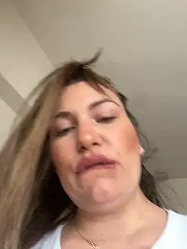 SweetCurvess online show from March 19, 2026, 12:53 pm