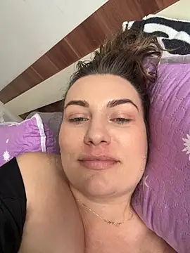 SweetCurvess online show from April 21, 2026, 12:55 pm