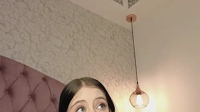 Snapshot of saraa_joness_ chatting on March 14, 2026, 8:36 pm saraa joness online show from March 14, 2026, 8:36 pm