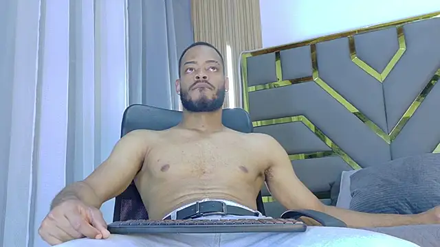 Snapshot of Oliver_bigblack_cock chatting on March 16, 2026, 6:34 pm Oliver bigblack cock online show from March 16, 2026, 6:34 pm