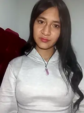KarolaMendez online show from May 17, 2026, 3:15 am