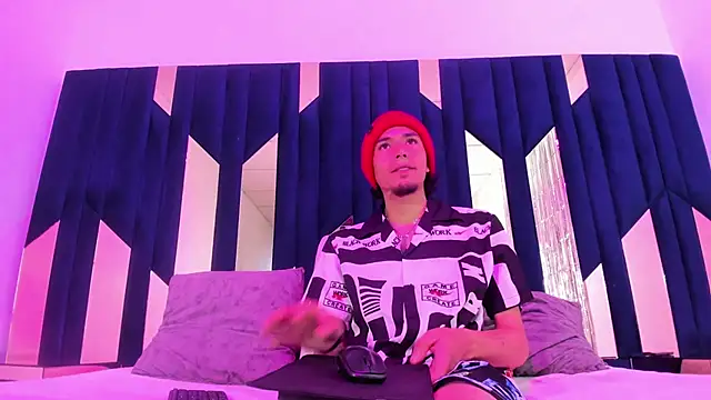 KikyoAndDrey online show from May 7, 2026, 4:01 pm