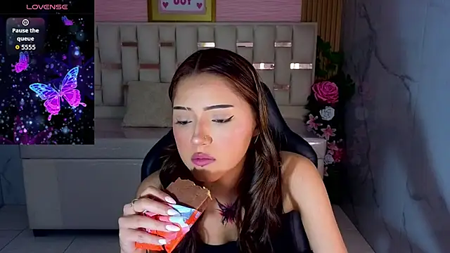 veronicaa s online show from July 23, 2026, 7:56 pm