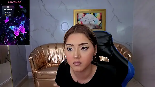 veronicaa s online show from July 28, 2026, 8:52 pm