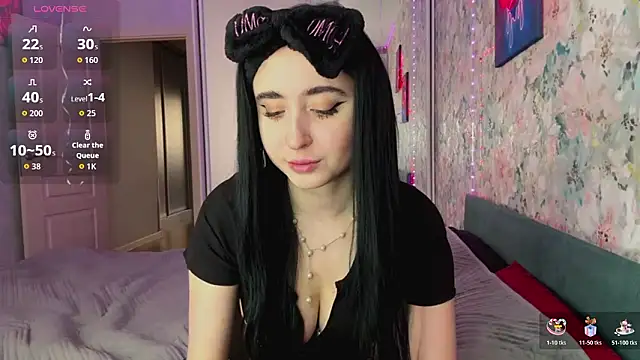 LizzyMooore online show from March 18, 2026, 11:13 am