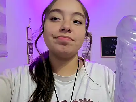 Snapshot of cherry_valeria chatting on May 15, 2026, 6:09 am cherry valeria online show from May 15, 2026, 6:09 am