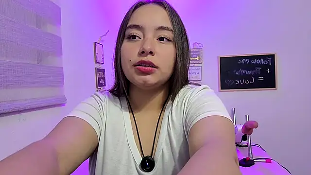 Snapshot of cherry_valeria chatting on May 17, 2026, 5:16 am cherry valeria online show from May 17, 2026, 5:16 am