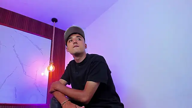 Hadrian Torres online show from March 12, 2026, 3:07 pm