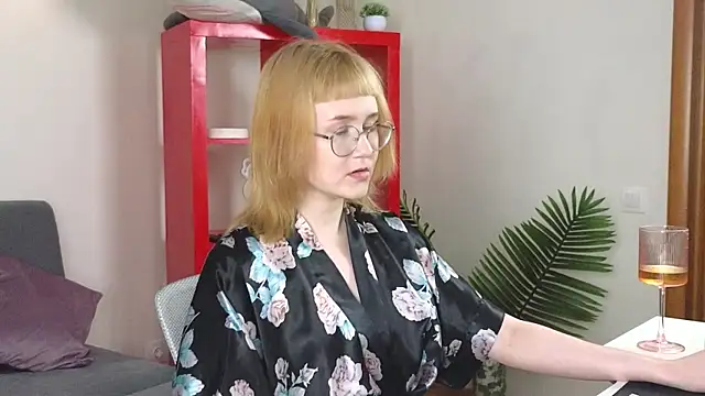 TheaQuill online show from May 1, 2026, 5:17 pm