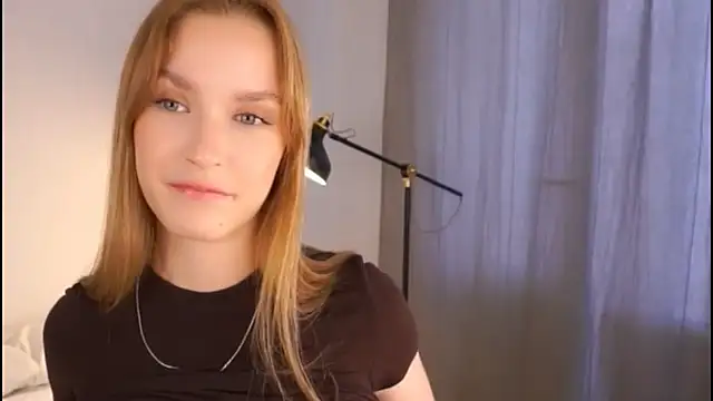 Snapshot of HellenSlavis chatting on March 17, 2026, 9:07 pm HellenSlavis online show from March 17, 2026, 9:07 pm