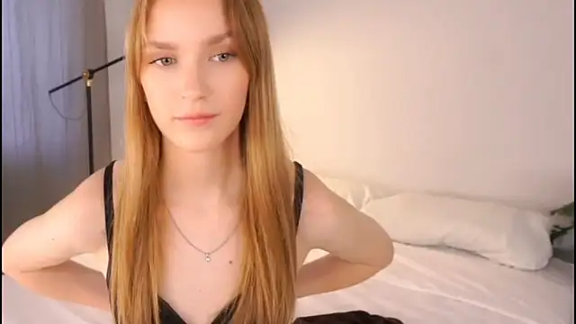 Snapshot of HellenSlavis chatting on April 4, 2026, 8:39 pm HellenSlavis online show from April 4, 2026, 8:39 pm