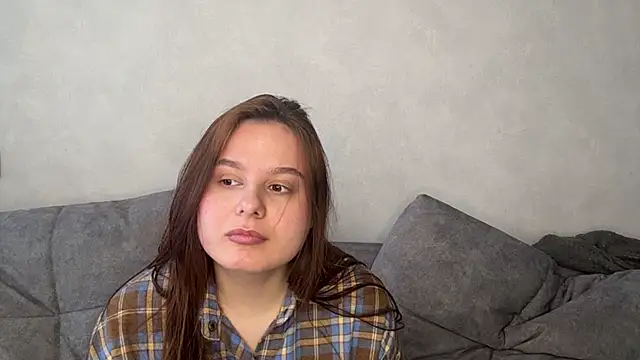 Ellaizatelly online show from April 2, 2026, 8:12 am