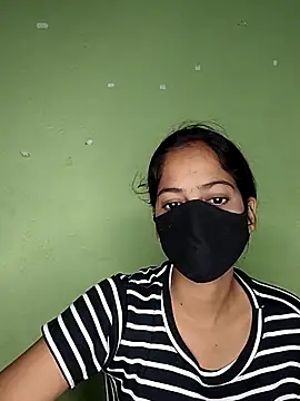 nidhiyadav00 online show from May 8, 2026, 6:24 pm