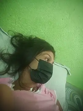 nidhiyadav00 online show from May 26, 2026, 8:43 am