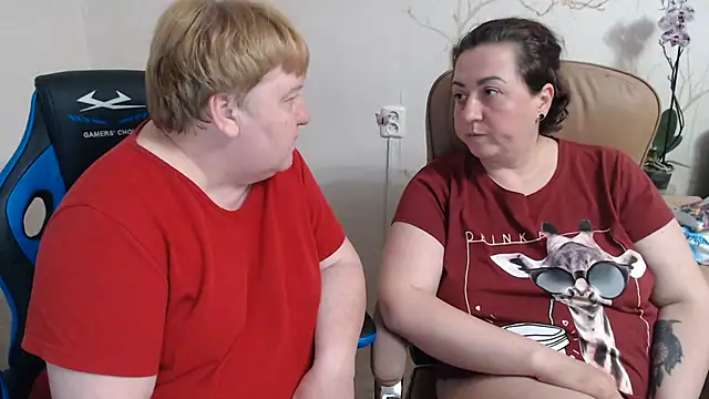 Snapshot of Lindy-Jeanie chatting on June 4, 2026, 6:58 pm Lindy-Jeanie online show from June 4, 2026, 6:58 pm
