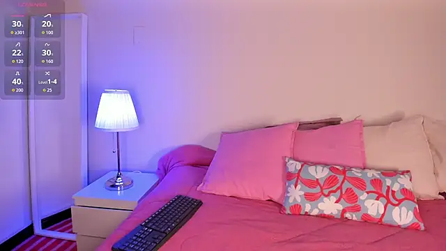 cuttie blondie online show from July 22, 2026, 11:35 am