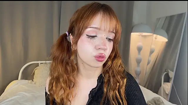 JuicySweetBliss online show from April 25, 2026, 8:06 pm