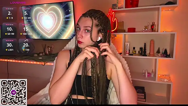 Olivia 132 online show from April 22, 2026, 5:47 pm