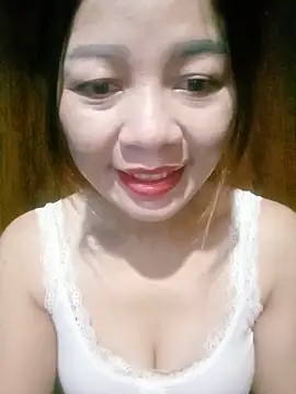 Yiyi102300 online show from June 1, 2026, 11:06 pm