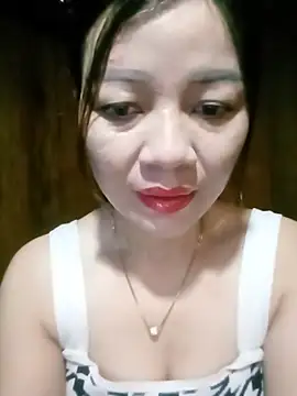 Yiyi102300 online show from June 14, 2026, 12:19 am