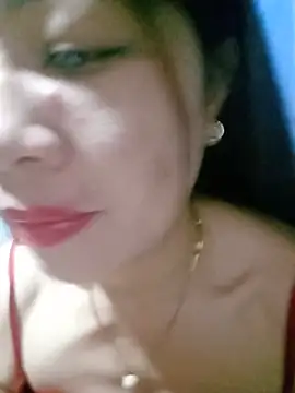 Yiyi102300 online show from June 27, 2026, 8:58 pm